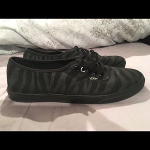 Lo-Pro Black Zebra Vans Men’s 6.5/Women’s 8